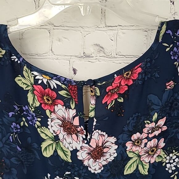 Torrid Floral Print Georgette Pleated Back Blouse Scoop Relaxed Fit Keyhole L/12 - Picture 9 of 11